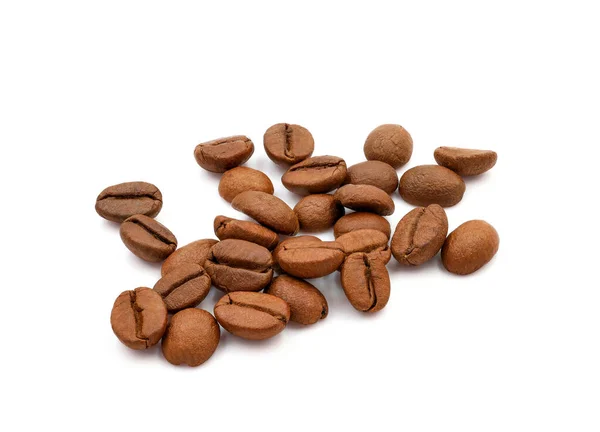 Närbild Texturen Hög Med Nyrostade Kaffebönor Isolerad Vit Bakgrund — Stockfoto