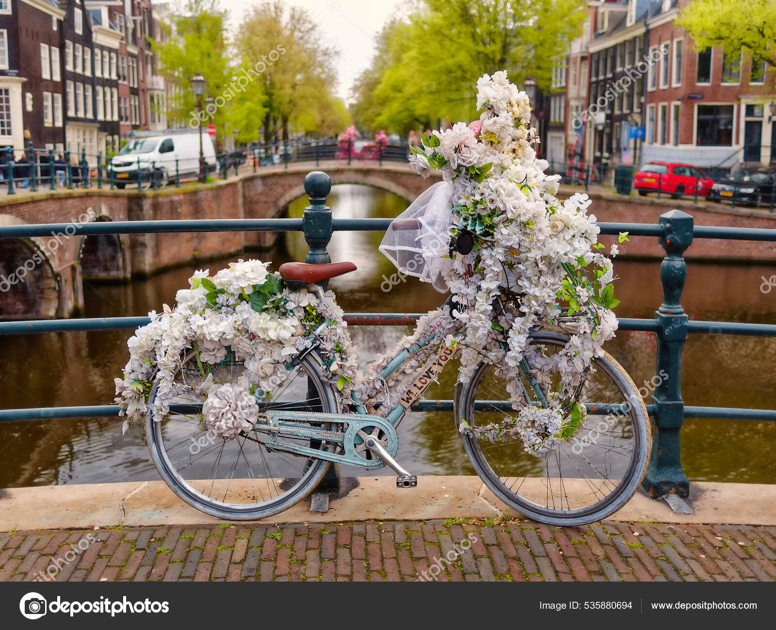 Old bicycle decorated with flowers cheap