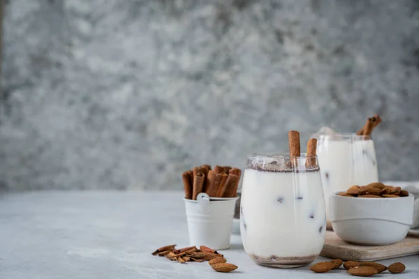 Horchata Ital Hagyományos Mexikói Rizs Alapú Ital Fahéjjal Mandulával Kiváló — Stock Fotó