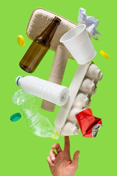Recycling Concept Levitation Recyclable Materials Bright Background High Quality Photo — ストック写真