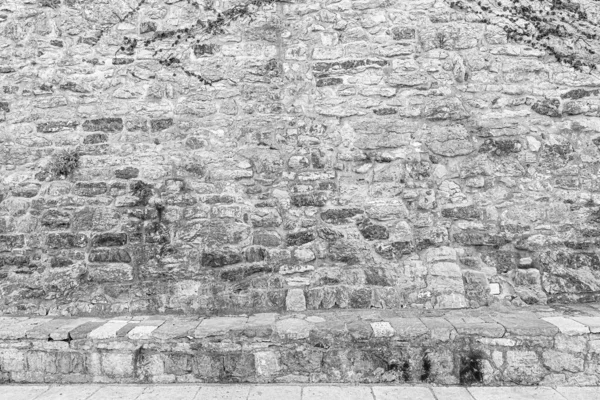 Czarno Biała Faktura Starego Zabytkowego Kamiennego Muru — Zdjęcie stockowe