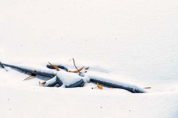 Parabrisas Limpiaparabrisas Congelados Cubiertos Hielo Nieve Día Invierno Vista Primer —  Fotos de Stock