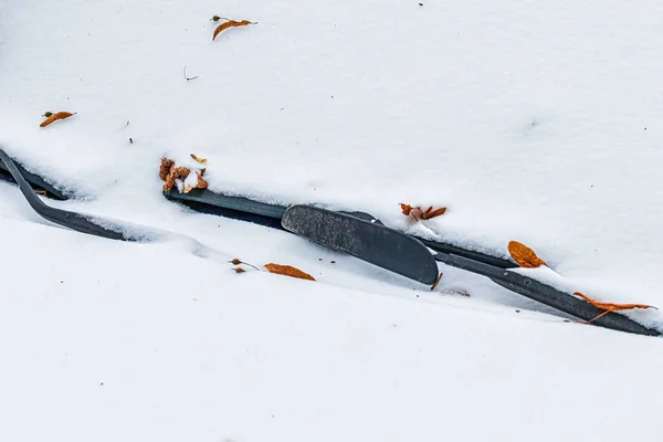 Pára Brisas Carro Congelado Limpadores Cobertos Com Gelo Neve Dia — Fotografia de Stock