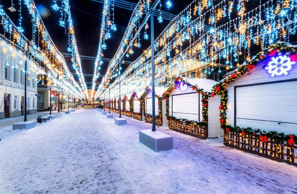 Christmas New Year Market European City Houses Decorated Toy Balls — Fotografia de Stock