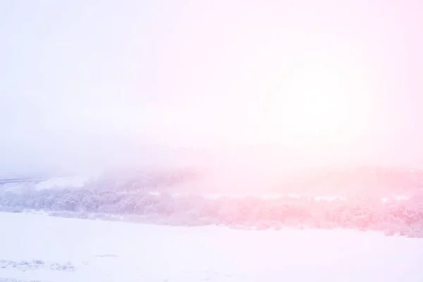 Sonnenlicht Bricht Einem Wintertag Durch Nebel Und Wolken Über Einem — Stockfoto