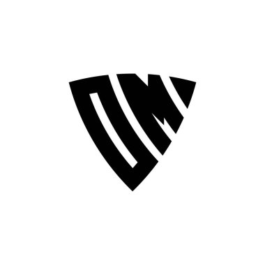 Beyaz arkaplanda izole edilmiş OM Monogram logo harfi üçgen kalkan şekli tasarımı. Üçgen monogram logosu, kalkan monogramı, üçgen kalkan harfi..
