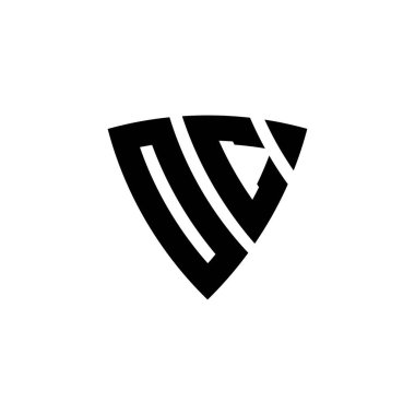 Beyaz arkaplanda izole edilmiş OC Monogram logo harfleri ve üçgen kalkan şekli tasarımı. Üçgen monogram logosu, kalkan monogramı, üçgen kalkan harfi..