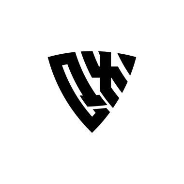 Beyaz arkaplanda izole edilmiş QX Monogram logo harfli üçgen kalkan şekli tasarımı. Üçgen monogram logosu, kalkan monogramı, üçgen kalkan harfi..
