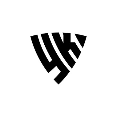 Beyaz arkaplanda izole edilmiş YK Monogram logo harfleri. Üçgen monogram logosu, kalkan monogramı, üçgen kalkan harfi..