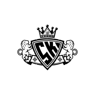 SK Monogram logo harfi ve Simple Shield Crown tarzı tasarım. Lüks monogram, aslan lüksü logosu.,