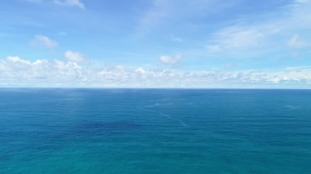 Beautiful Open Sea Summer Season White Clouds Blue Sky Footage — Αρχείο Βίντεο