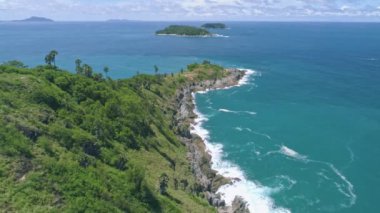 Phuket thailand 'daki Promthep Burnu' nun hava görüntüsü, Puket thailand 'da gün batımını görmek için güzel bir yer.