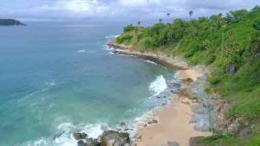 Phuket thailand 'daki Promthep Burnu' nun hava görüntüsü, Puket thailand 'da gün batımını görmek için güzel bir yer.