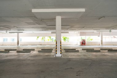 Garaj mağazası içi boş otopark ya da garaj iç mimari ofis