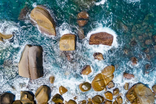 Вид Воздуха Удивительное Побережье Пхукет Таиланд Красивая Волна Разбивающаяся Берегу — стоковое фото