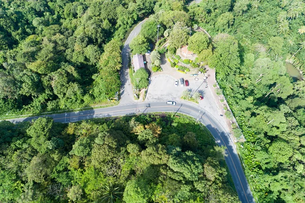 Letecký Pohled Drone Horní Pohled Asfaltovou Křivku Silnice Zeleným Lesem — Stock fotografie