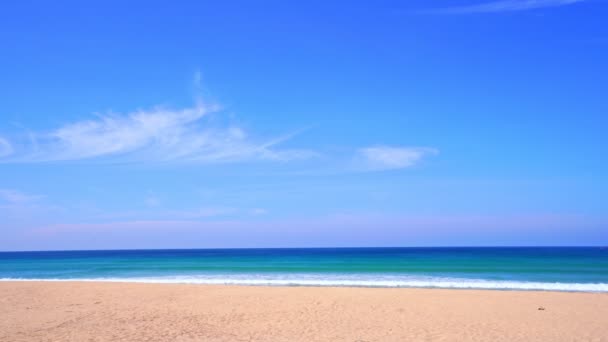 Χαλαρώστε Μια Άδεια Παραλία Της Θάλασσας Ταξιδέψτε Στον Παράδεισο Παραλία — Αρχείο Βίντεο