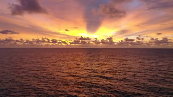Uitzicht Vanuit Lucht Prachtig Uitzicht Zonsondergang Zonsopgang Het Zeeoppervlak Prachtige — Stockvideo
