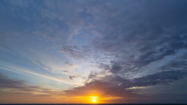 Time Lapse Zonsondergang Beweging Wolken Dramatische Zonsondergang Landschap Met Verbazingwekkende — Stockvideo