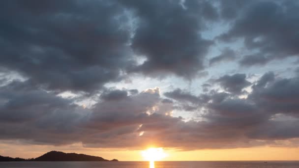 Amazing Clouds Sea Timelapse Sunset Sunrise Burning Golden Sky Shining — Stock video