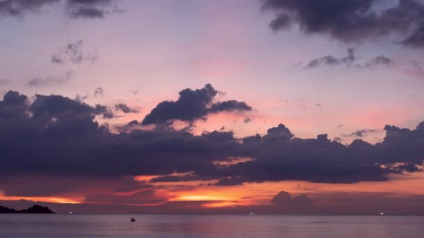 Csodálatos Felhők Tenger Felett Timelapse Sunset Vagy Napkelte Égő Arany — Stock videók