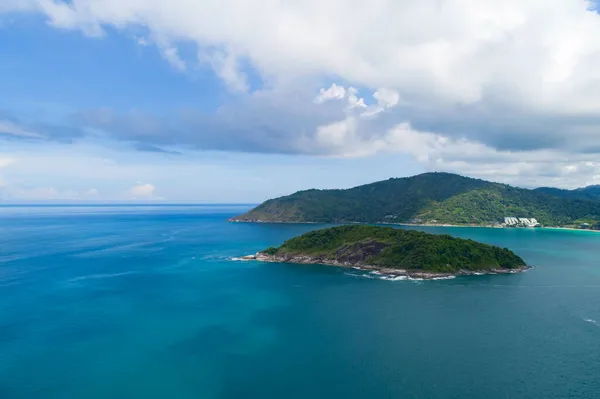 Widok Lotu Ptaka Krajobraz Małej Wyspy Tropikalnym Morzu Tle Błękitnego — Zdjęcie stockowe