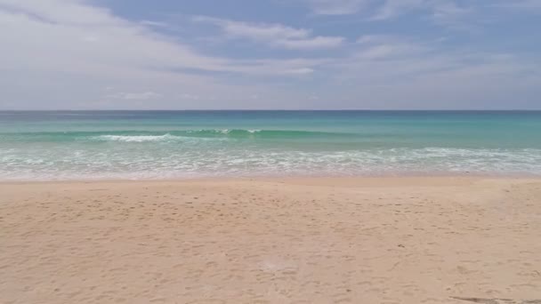 Phuket Morze Piękne Fale Rozbijając Się Plaży Fale Lotu Ptaka — Wideo stockowe