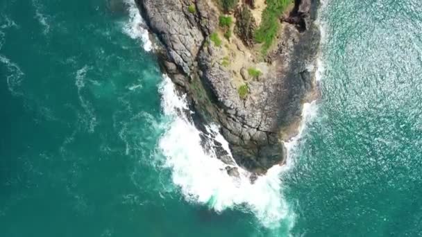 Вид Воздуха Морские Скалы Пхукете Волны Океана Красивом Морском Пейзаже — стоковое видео
