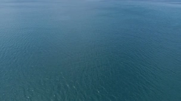 Mar Azul Oscuro Hermoso Fondo Marino Increíble Vista Aérea Volar — Vídeos de Stock