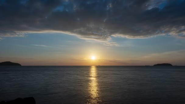 Gündoğumunda Hızlandırılmış Bulutlar Doğanın Güzel Işığı Güneşin Muhteşem Renkleri Gün — Stok video