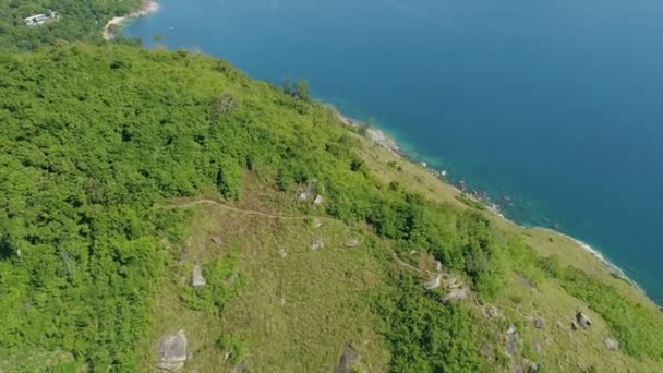 Letecký Pohled Moře Shazovat Vlny Pobřeží Skály Top View Fantastické — Stock video
