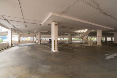 Garaj mağazası içi boş otopark ya da garaj iç mimari ofis