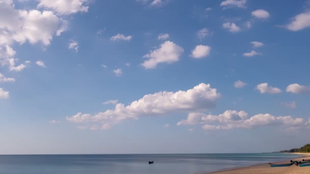 Amazing Blue Sky Space Cumulus Clouds Moving Ocean Sunlight Reflect — Stock Video