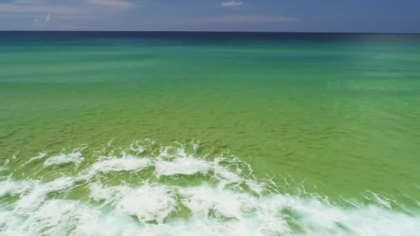 Phuket Meer Schöne Wellen Krachen Auf Strand Luftaufnahme Wellen Brechen — Stockvideo
