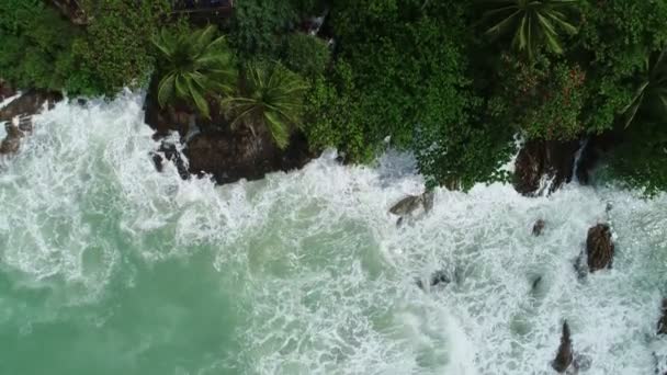 Vue Dessus Rochers Bord Mer Dans Océan Phuket Vagues Mer — Video