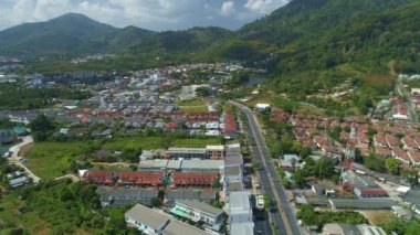 İHA kamerasından Kathu bölgesi Phuket Tayland 'ın havadan görüntüsü