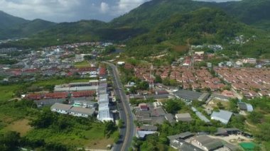 İHA kamerasından Kathu bölgesi Phuket Tayland 'ın havadan görüntüsü