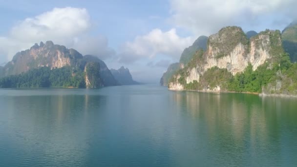Luftaufnahme Der Tropischen Berggipfel Thailand Schöne Inseln Archipel Thailand Malerische — Stockvideo