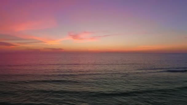 Luftaufnahme Schöne Aussicht Sonnenuntergang Oder Sonnenaufgang Über Der Meeresoberfläche Schöne — Stockvideo