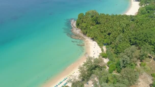 Удивительно Красивый Пляж Воздушный Вид Море Красивом Острове Пхукет Пляже — стоковое видео