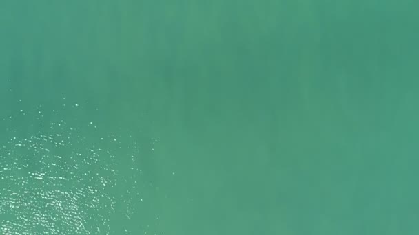 Камера Беспилотника Видом Небо Красивый Тропический Морской Песчаный Пляж Волны — стоковое видео