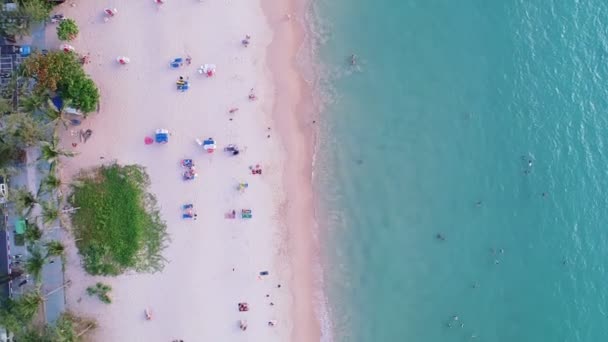Luchtfoto Drone Camera Van Prachtige Tropische Zee Zandstrand Golven Crashen — Stockvideo