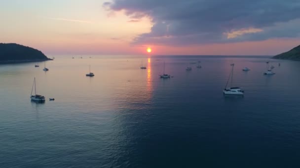 Colorful Sunset Sea Surface Sail Boats Aerial View Drone Fly — 图库视频影像