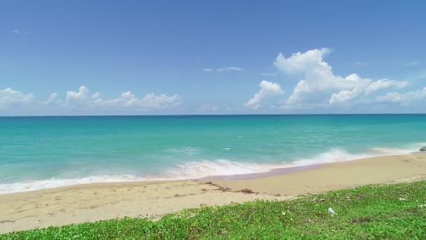 Vista Aérea Ondas Grandes Batendo Contra Praia Areia Cima Bela — Vídeo de Stock