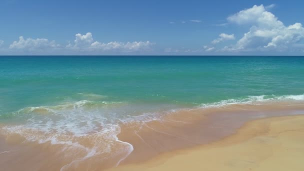 Superficie Del Mar Hermosas Olas Espuma Salpicaduras Océano Hermosas Olas — Vídeo de stock