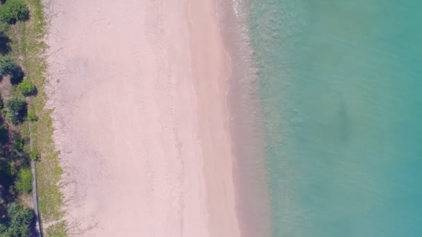 Αεροφωτογραφία Της Θάλασσας Πουκέτ Και Της Παραλίας Της Άμμου Κατά — Αρχείο Βίντεο