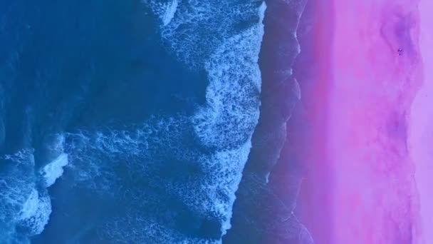 Vista Superior Increíbles Olas Que Estrellan Orilla Arenosa Hermosa Superficie — Vídeos de Stock