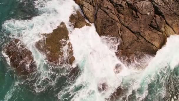 Aerial View Phuket Seashore Wave Crash Rocks Laem Promthep Cape — Wideo stockowe