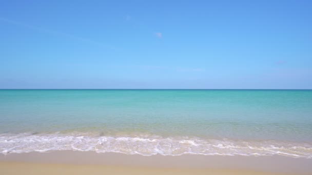 Erstaunlich Schöner Strand Von Phuket Mit Welle Kracht Auf Sandstrand — Stockvideo