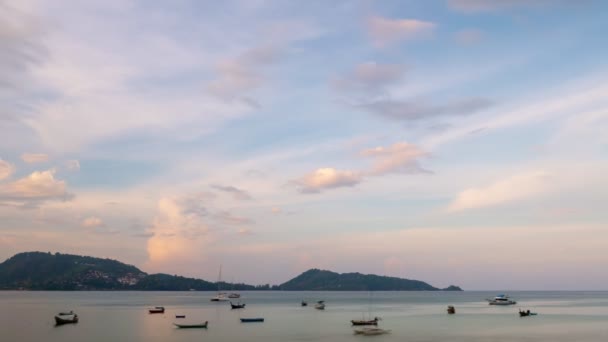 Timelapse Barco Madera Barcos Pesca Cola Larga Bahía Patong Phuket — Vídeo de stock